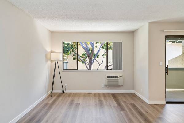$2,705 / 1br - 647ft2 - Just Minutes from Shopping and Dining! (campbell)63946670602883124