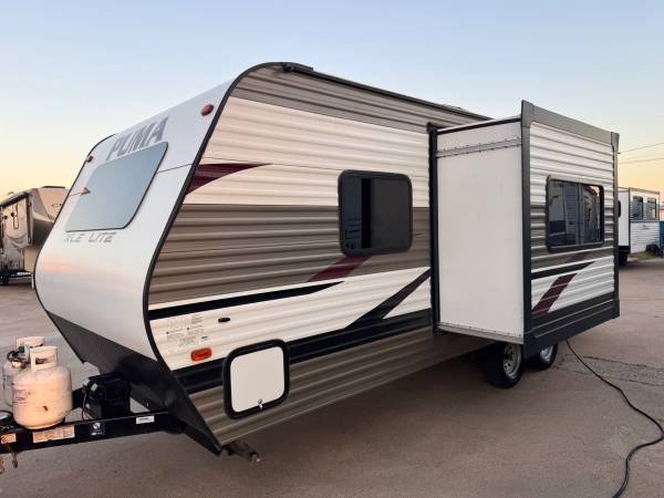 2021 puma by palomino, 26 foot travel trailer one slide out 1