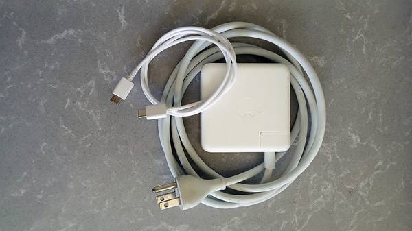 Apple 87W Power Supply Adapter 1