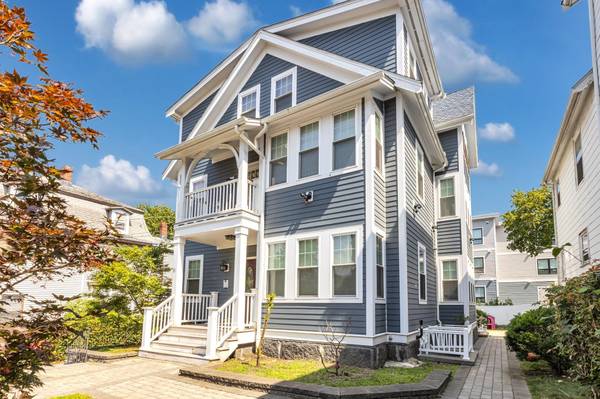 $2,795 / 3br - Hyde Park 3 Bed/1 Bath Apartment | Near Fairmount Station63699256285057120