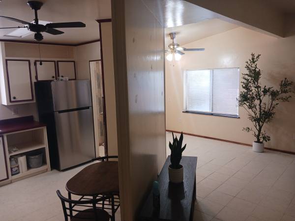 $276,000 / 3br - Financiamiento del vendedor en casa encantadora en Yuma Arizona (FOOTHILLS)64214141636482122
