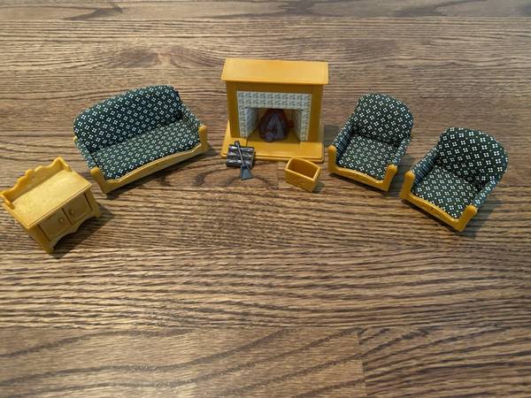 CALICO CRITTERS LIVINGROOM FURNITURE with FIREPLACE PLUS!! 1