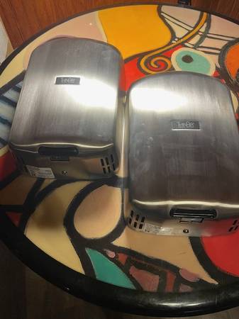 THIN air hand dryer 1