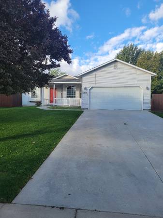$1,950 / 3br - 3205 S. Oxbow Dr. Nampa (Nampa)64003312689282120