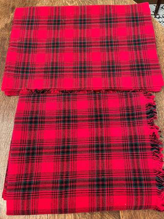 Plaid Tablecloth, 8 Placemats 1