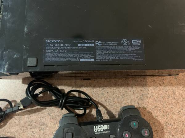PlayStation 3 PS3 80GB CECHK01 2 Controllers COD Black Ops - video