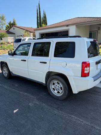 Jeep patriot sport utility 2009 - $1,200 (Montebello)63618171386881124