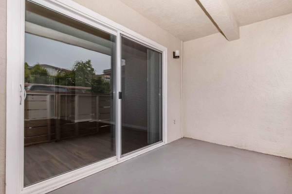 $2,930 / 2br - 975ft2 - A/C, Covered Parking, Cable Ready (alameda)64000589568385124