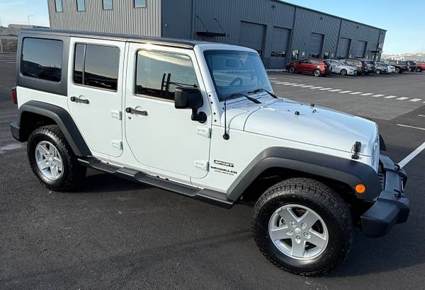 Bajo kilometraje, Jeep Wrangler Unlimited 2014 - $17.995 (Tricitytrucks.com Richland 509-820-8893)63470422743939121