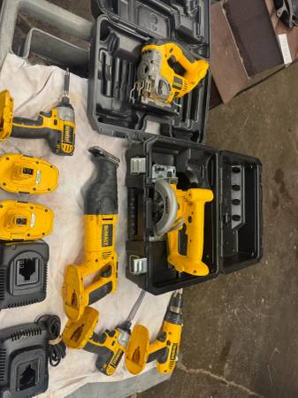 Dewalt 10 piece 18-volt tool set with 2 Batteries and 2 Chargers 1