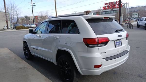 2021 JEEP GRAND CHEROKEE Laredo-Altitude - $23,88863442502824193124