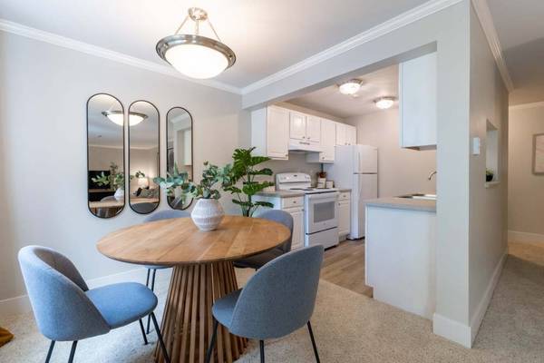 $2,473 / 2br - 968ft2 - 2/BD 2/BA, Ubicado en Redmond, Área de juegos (7001 Old Redmond Rd, Redmond, WA)63885126853249122