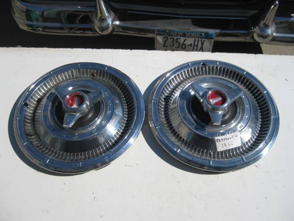 1966 PLYMOUTH SPINNER HUBCAPS 1