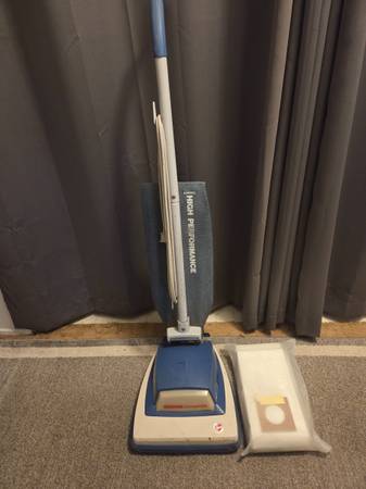 HOOVER vacuum cleaner 1