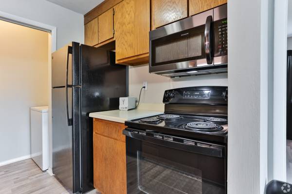 $1,299 / 1br - 750ft2 - Charming 1-Bedroom Apartment for Rent in Kingsport, TN – Brandy Mill A (Kingsport, TN)63693879222531122