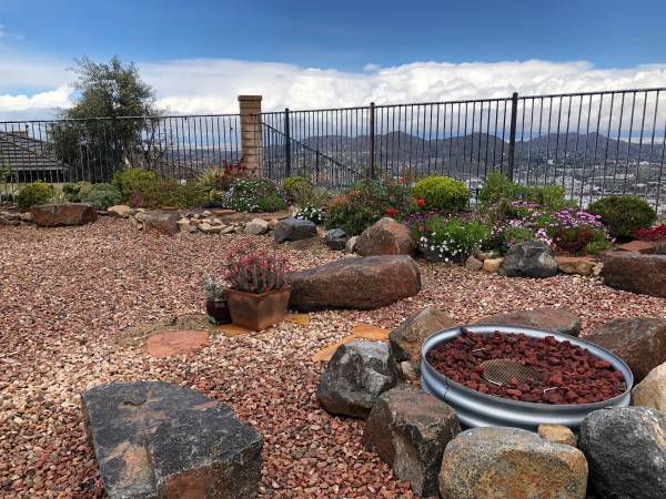 Room with private bathroom available 1