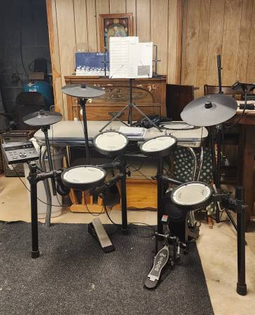 ROLAND ELECTRONIC DRUMS-TD07- NEW EXCELLENT 1