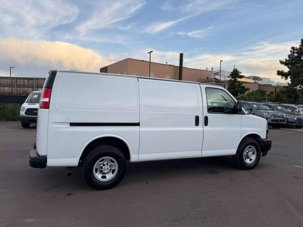 2022 Chevrolet Express 2500 Cargo Chevy Regular Van 3D Van - $18,900 (King Auto)63612118285571123