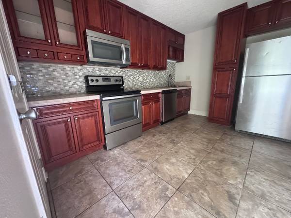 $1200.00 / 2br - 1000ft2 - Cerca de UL y autopistas.. ¡Ubicación excelente!   ¡No durará mucho!63857515282433121