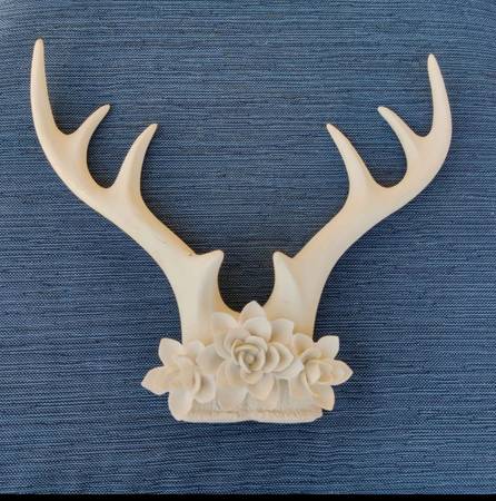 Decorative hanging wall plaque 1