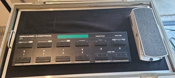 Road Pedal Case w/ Controller and Volume Pedal 1