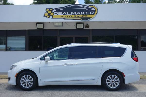 2019 Chrysler Pacifica - MINIVAN - Dealmaker Auto Sales - $7,995 (DEALMAKER AUTO SALES)63470249956611121