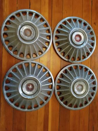 1967 Mustang Hubcaps 1
