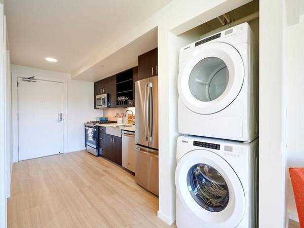 $1,199 / 436ft2 - Hermoso estudio/1 BA con acceso a salón de cine y juegos (Central Eastside)63831682068355123