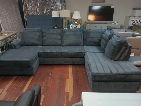 Large 3 Piece Sectional Chaise - Blue 1