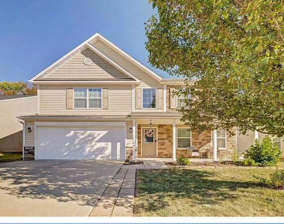$500 / 225ft2 - Spacious room in beautiful home - Stonechase subdivision (Stonechase Bloomington)63935966448514120
