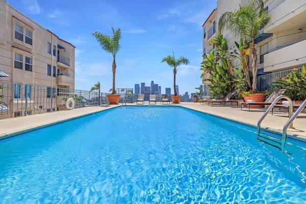 $2,199 / 1hab - 652ft2 - Los Ángeles CA, Suites Dobles para Matrimonio, 1/Hab 1/Baño (930 Figuroa Terrace, Los Ángeles, CA)63876485094275122