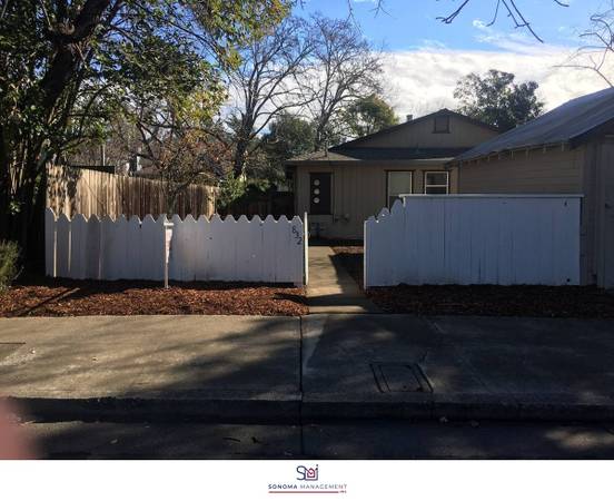 $2,250 / 2br - Duplex Unit near Sonoma Square 832 1st St West #2 (sonoma)63695858960641120
