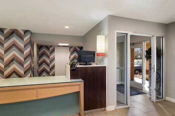 $300 / 1br - 1 Habitación, Escritorio, Cocina en la Habitación (360 S 108th Ave, Omaha, NE)63681623740929121