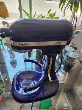 KitchenAid Mixer 1