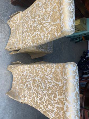Par de sillas laterales para comedor Skirter - $20 (Dawsonville)63470456617217121