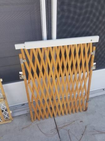 Expandable Swing Pet Gate 1