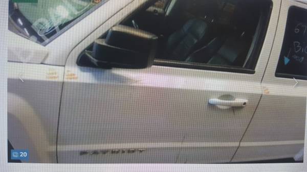 2011 - 2017 Jeep Patriot Left Driver Side Front Door White Complete 1