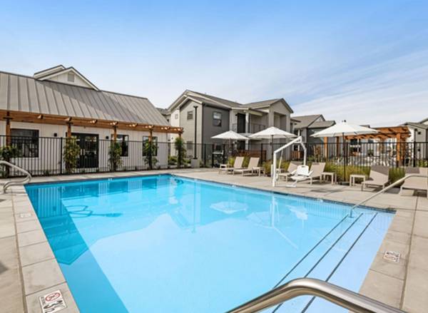 $3,350 / 3br - Open Layout - Wineries, Trails & Lake + Full WD | Upscale Interior (Larkfield / Santa Rosa)63933766653058124
