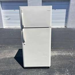 TOP FREEZER REFRIGERATOR - White (Delivery/Installation Today!) 1