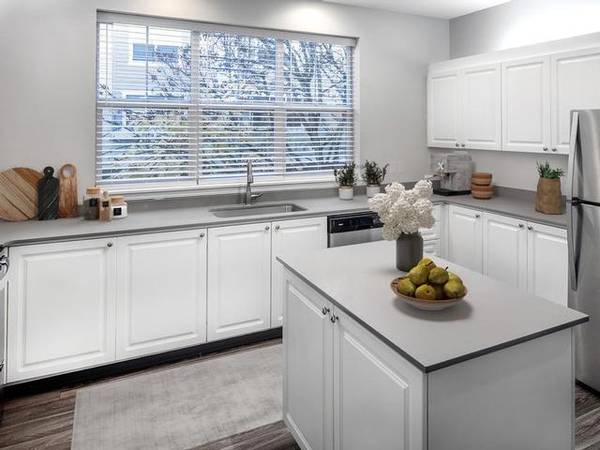 $2,120 / 2br - 1200ft2 - Gestión Profesional en el Sitio, Vistas Impresionantes del Parque Evergreen (Hillsboro)63672654333953122