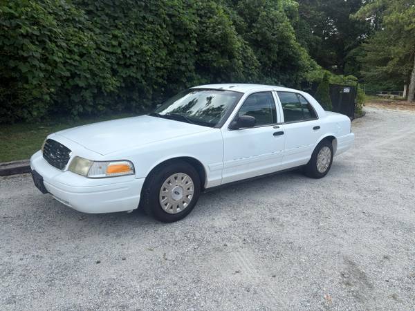 2006 Ford Crown Victoria Standard - $5,900 (Austell, GA)63620105882243124