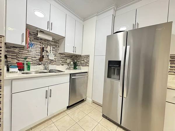 $2,800 / 1040ft2 - Quincy Center Condo rental63839295539715123