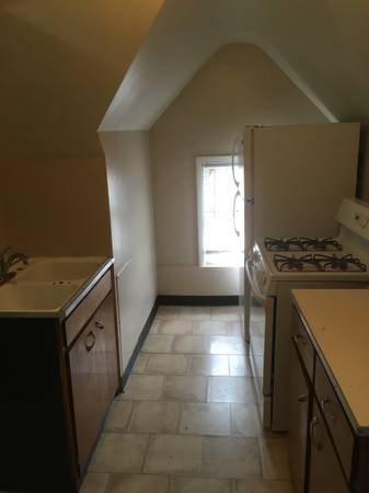 $650 / 1br - 800ft2 - Dúplex grande y espacioso en alquiler! (1569 #4) (1569 1st Ave. SE #4)63863567403139122
