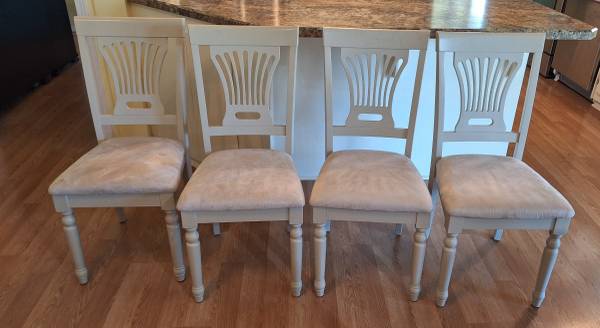 4 Dining chairs 1