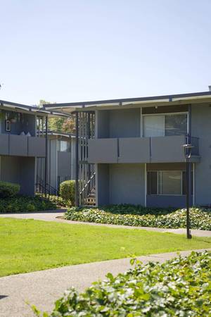 $1,795 / 1hab - 750ft2 - ¡Cómodo departamento de 1 habitación en comunidad con acceso para mascotas y vistas al patio interior! (vallejo / benicia)63671991938305121
