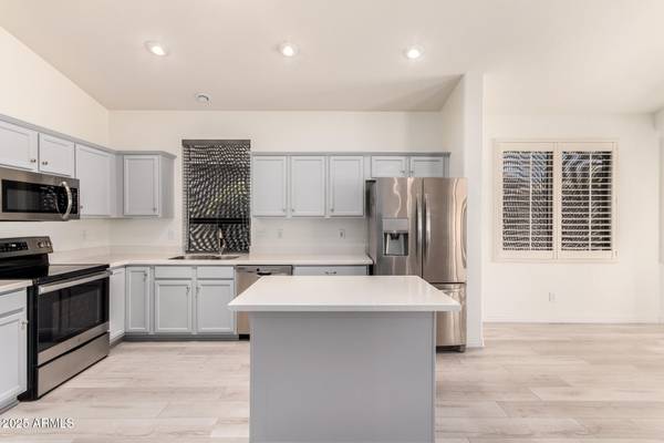 $375,000 / 3br - 940ft2 - 3 Bed Residential in Gilbert (Gilbert, AZ, $375,000) (Gilbert, AZ)64143911956738120