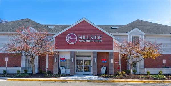 $1,650 / 2br - 716ft2 - Laundry Facilities, Picnic Area, Linen Closet (200 Skidmore Blvd, Gaithersburg, MD)63822293331203123