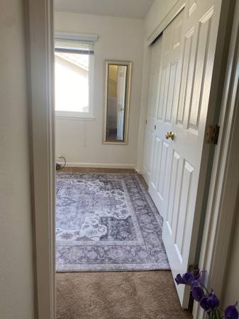 $1,050 / 1br - Room for Rent! Available Now! (hayward / castro valley)64045196519683120