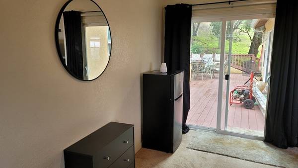 $2,200 / 1br - 2300ft2 - 2300sf lower house available for rent (oakland hills / mills)63834316975363122