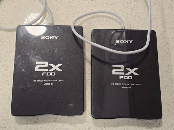 Sony USB Floppy Disk Drive 1